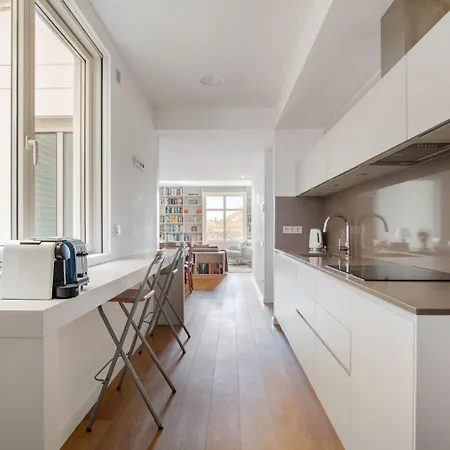 Blueground El Born Cathedral Views Bcn-126 Apartment *